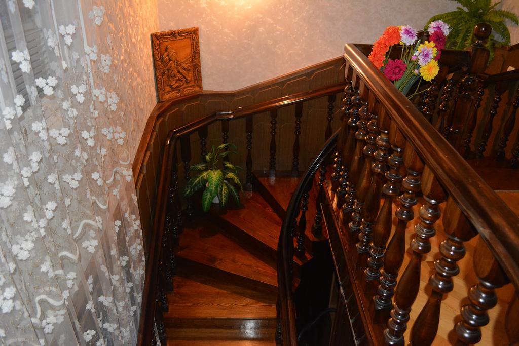 Guesthouse Giorgi Telavi Exterior photo