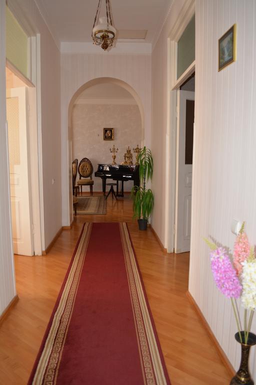 Guesthouse Giorgi Telavi Exterior photo